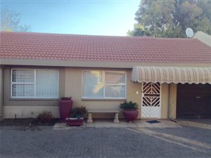 2 Bed Townhouse in Vanderbijlpark SE3
