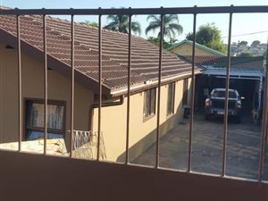 4 Bed House in Arena Park