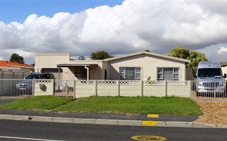 3 Bedroom House in Sanddrift