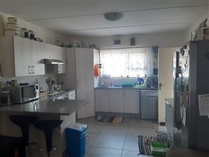 3 Bed Townhouse in Pomona
