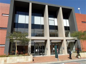 1595 m² Office Space in Sandown