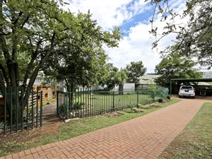 4 Bed House in Thornhill Estate