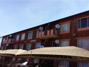 2 Bed Apartment in Witpoortjie