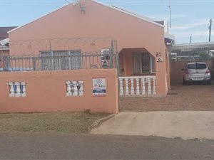3 Bed House in Woodview