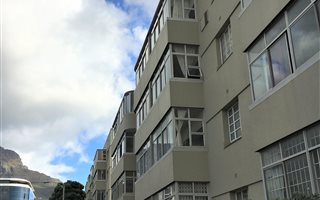 2 Bedroom Apartment in Zonnebloem