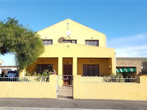 7 Bed House in Riverton