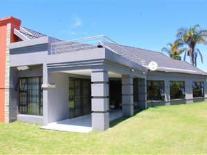 3 Bed House in Robertsham