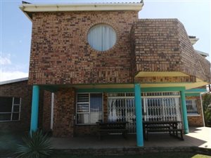 7 Bed House in Port Edward