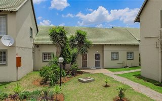 2 Bedroom Duplex in Bassonia