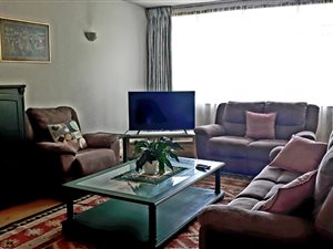 3 Bed Apartment in Benmore Gardens