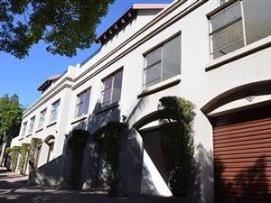 3 Bed Townhouse in Blackheath