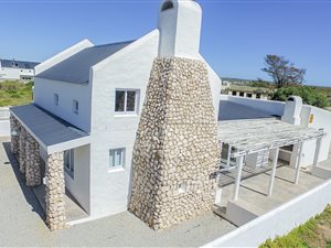 4 Bed House in Paternoster