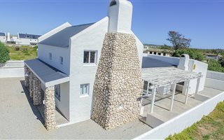 4 Bedroom House in Paternoster