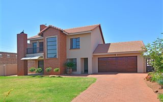 3 Bedroom House in Raslouw Glen