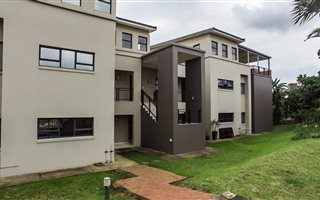 3 Bedroom Apartment in Palm Lakes Estate