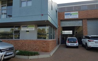 833 m² Industrial space in Randjesfontein