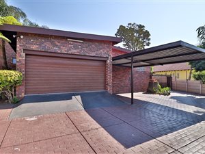 4 Bed House in Theresa Park