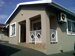 3 Bed Townhouse in Umhlatuzana