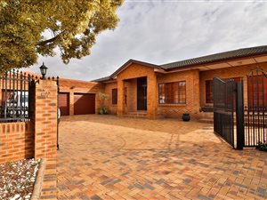 4 Bed House in Rouxville