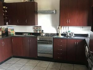 5 Bed House in Sunningdale