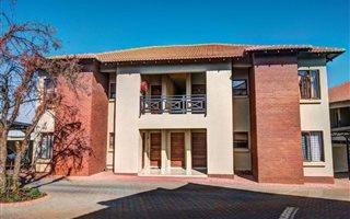 2 Bedroom Townhouse in Pretorius Park