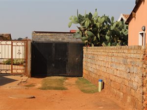 2 Bed House in Roodekop