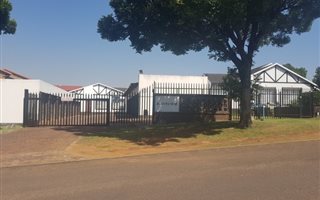 2 Bedroom Simplex in Albemarle