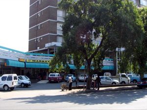 200 m² Retail Space in Glenwood