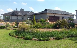 4 Bedroom House in Aqua Vista