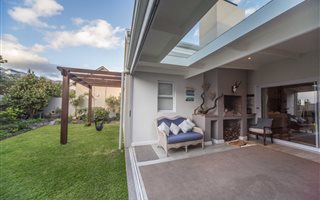 4 Bedroom House in Fernkloof