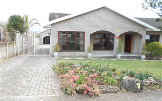 3 Bedroom House in Strelitzia Park