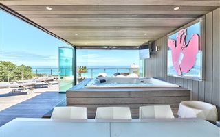 5 Bedroom House in Camps Bay