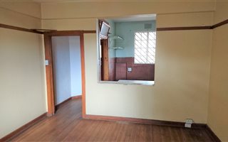 1.5 Bedroom Apartment in Troyeville