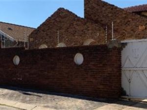 6 Bed House in Diepkloof