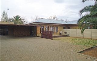 4 Bedroom House in Park West