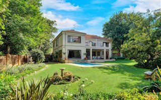 4 Bedroom House in Bryanston East