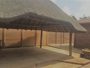 3 Bed House in Heuweloord