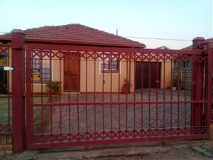 3 Bed House in Nellmapius