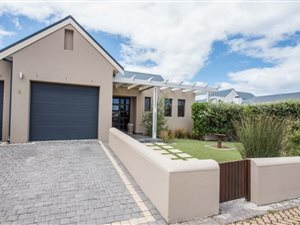 4 Bed House in Schonenberg Estate