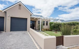 4 Bedroom House in Schonenberg Estate