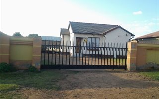 2 Bedroom House in Tasbet Park