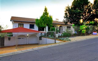 4 Bedroom House in Heldervue