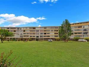 4 Bed Apartment in Fairway