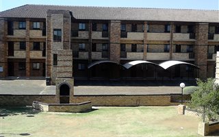 Bachelor apartment in Carlswald North Estate