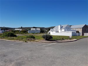 295 m² Land available in Still Bay West