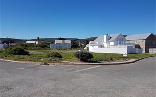 295 m² Land available in Still Bay West
