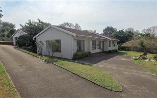 3 Bedroom House in Waterfall