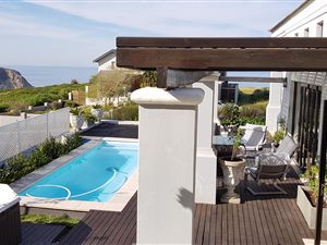 4 Bed House in Pezula Golf Estate