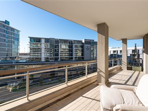 2 Bed Apartment in Foreshore