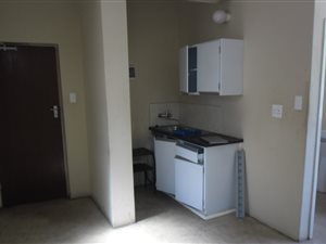 Bachelor apartment in Sunnyside